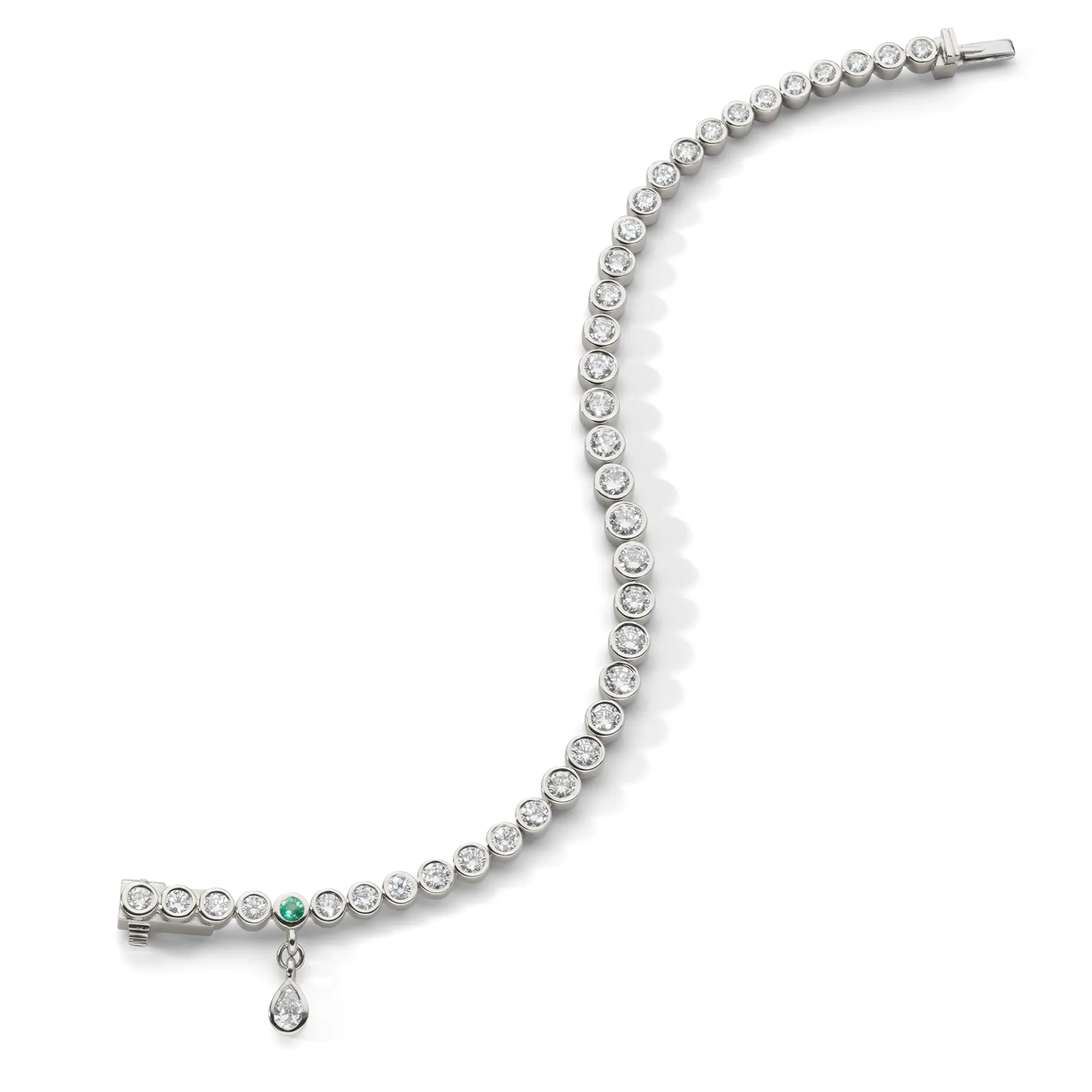 Luxe Graduated Round Bezel Set Diamond 18K White Gold Tennis Bracelet