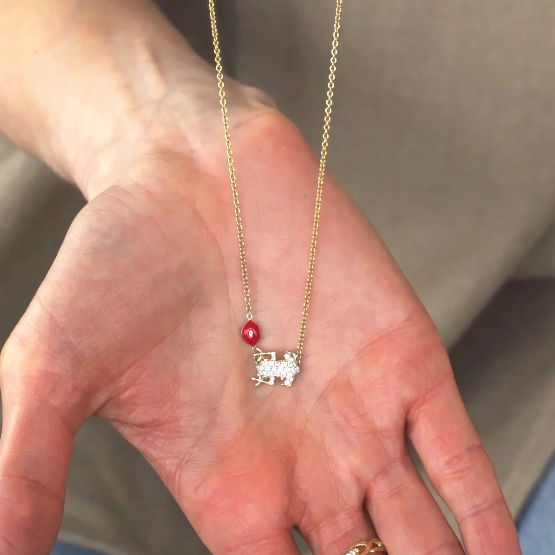 The Kiss Necklace